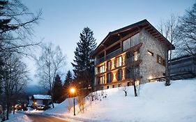 Avenue Chalet
